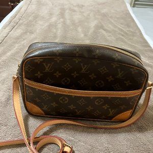 Louis Vuitton Trocadero 27 Monogram Crossbody Bag